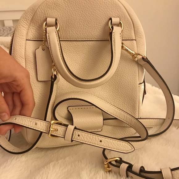 Coach Backpack with gold hardware. - Picture 6 of 6